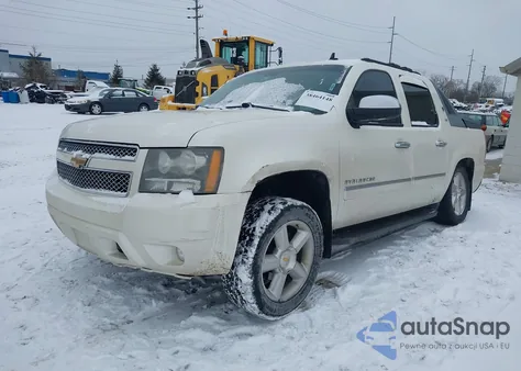 2011 Chevrolet Avalanche 1500 Ltz из США, поврежденный, VIN 3GNTKGE32BG119404